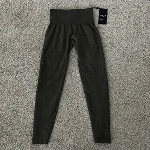 Womens NVGTN leggings